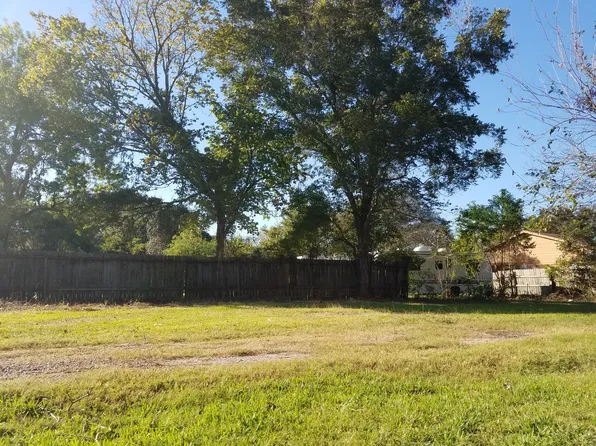 6022 Woodrow St, Texas City, TX 77591