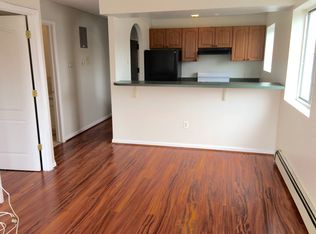 6727 Exeter St, Forest Hills, NY 11375