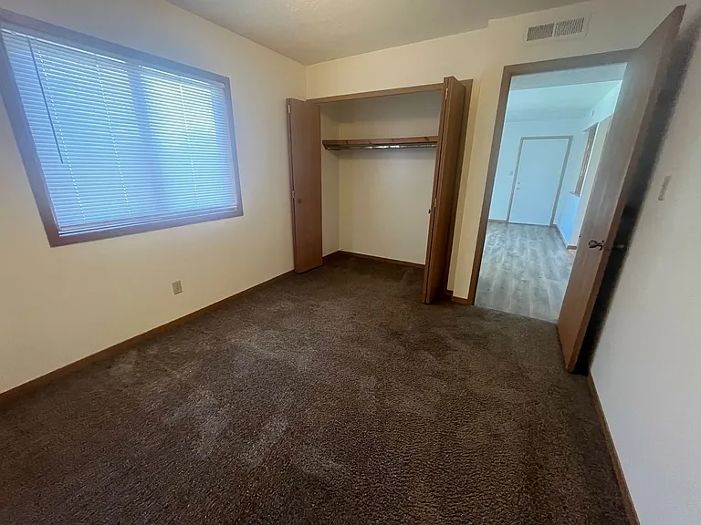429 S Silverwood Ln #6 — Photo 6
