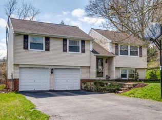 376 Carmell Dr, Upper St Clair, PA