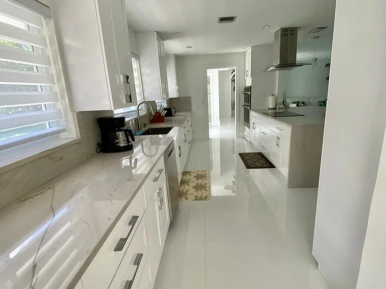 114 N Atlantic Dr — Photo 37