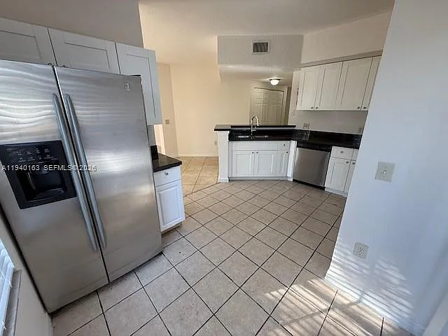 1608 Belmont Ln #1608 — Photo 5