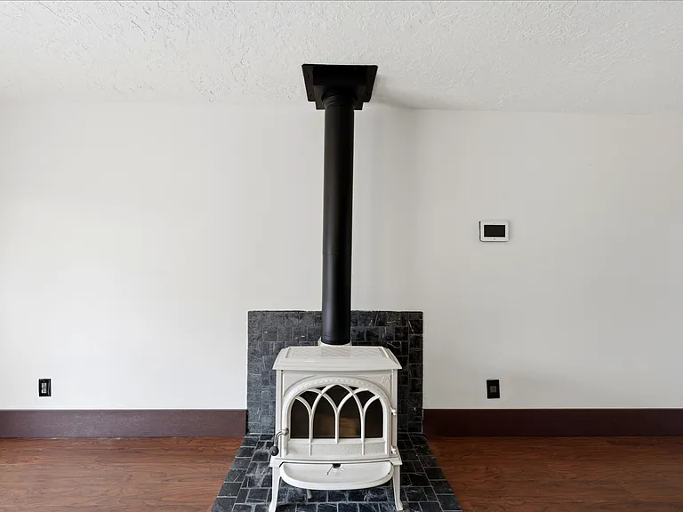 1670 Bellevue St SE — Photo 20