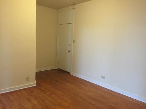 3rd image of 7052 S Western Ave APT 2