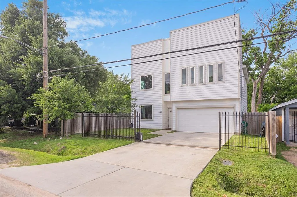Building Photo - 4625 Mallow St