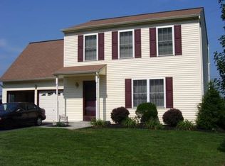 35 E Brookfield Dr, Lebanon, PA 17046