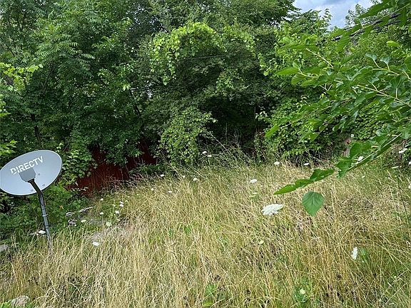 2nd image of 13142 Meyers Rd