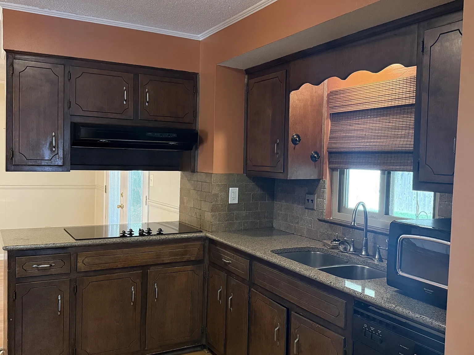 3 bed, 2.0 bath, 1542 sqft, $1,395 — Photo 3