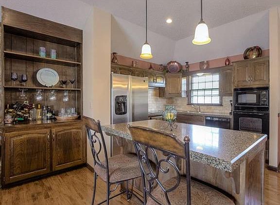 3rd image of 107 Woodbridge Ln