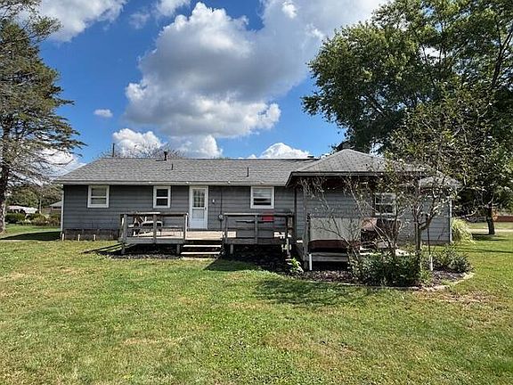 3rd image of 65 Sunset Dr