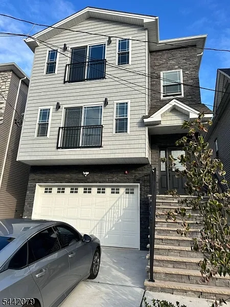 3 bed, 2.0 bath, 1312 sqft, $3,400 — Photo 1
