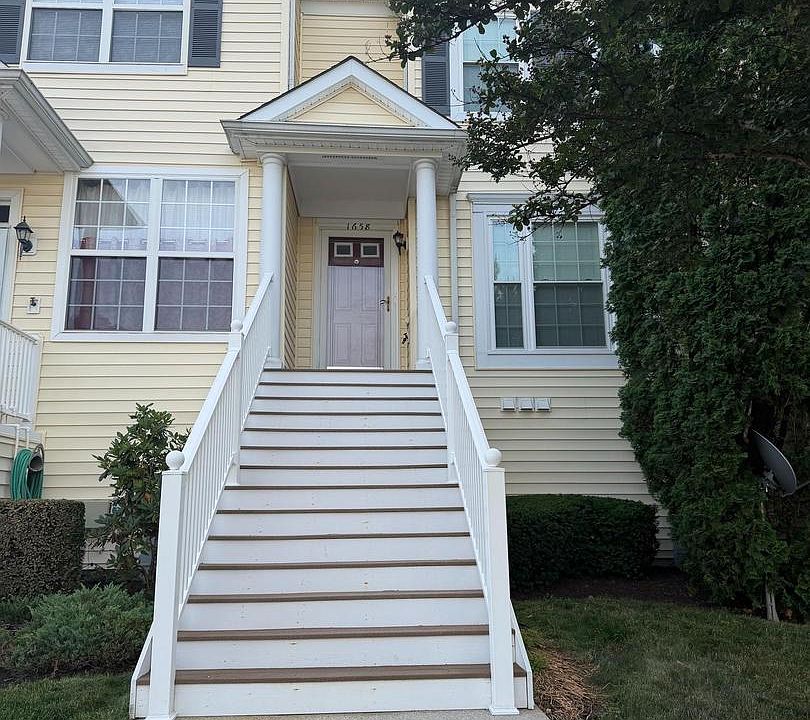 1st image of 1658 Fallowfield Ct