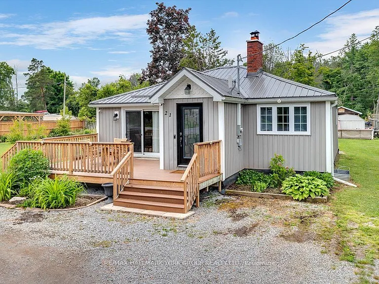 21 Lakeshore Rd — Photo 4