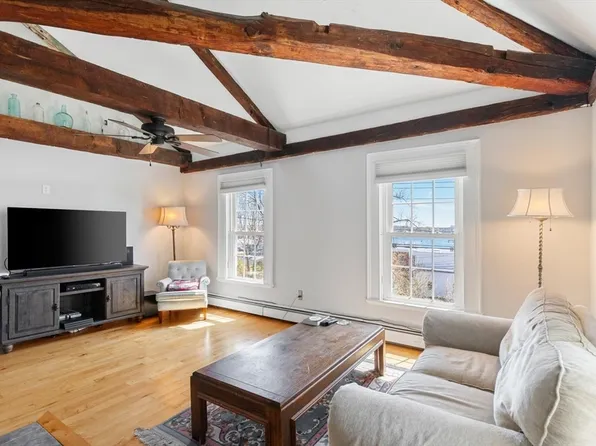 18-18 Front St #3, Beverly, MA 01915