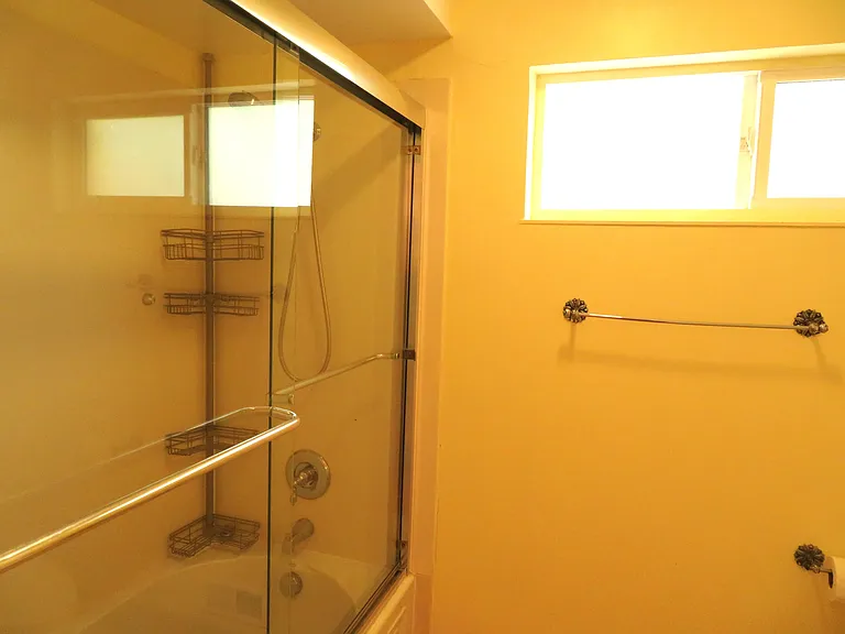 886 Stonehaven Dr — Photo 15