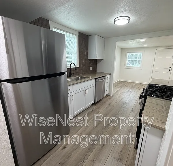 1100 S Savage St — Photo 11