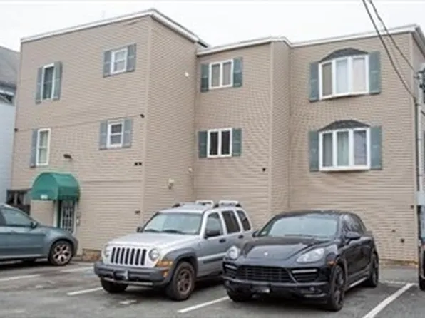 1928 N Main St APT 4, Fall River, MA 02720