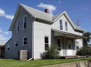 327 S Mississippi St, Blue Grass, IA 52726