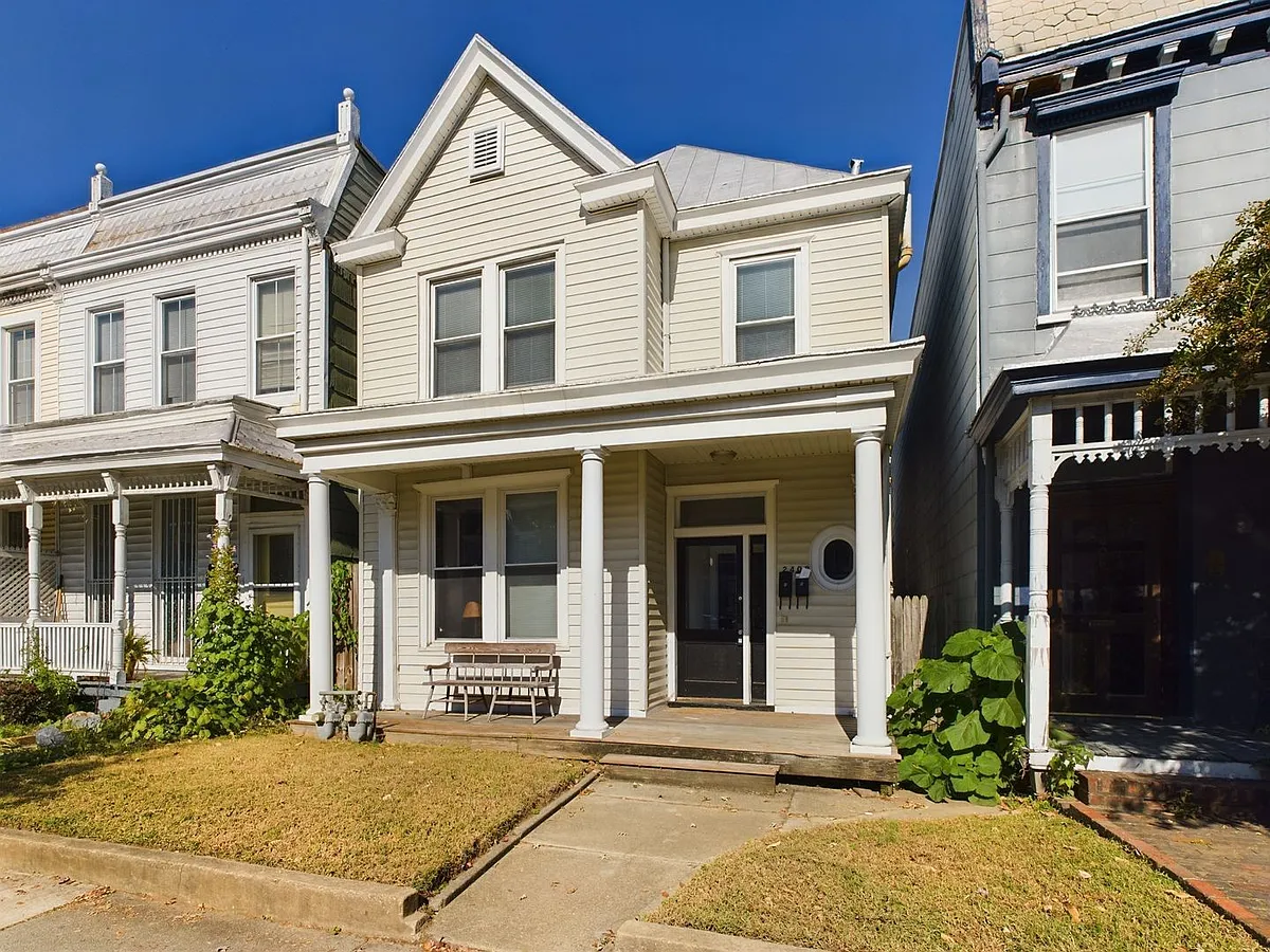 Building Photo - 2408 W Main St #B