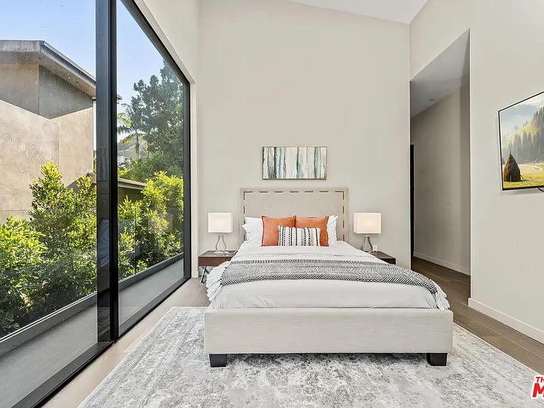 1847 Coldwater Canyon Dr — Photo 10
