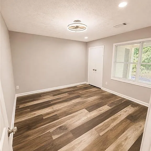 1116 Summer Brook Rd — Photo 16