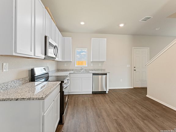5th image of 8951 Broad Wing Dr