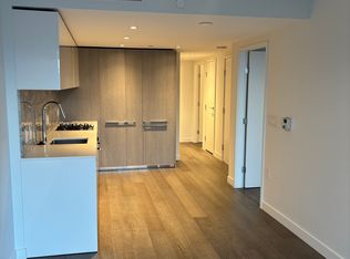 1111 Richards St #2206, Vancouver, BC V6B 0S3