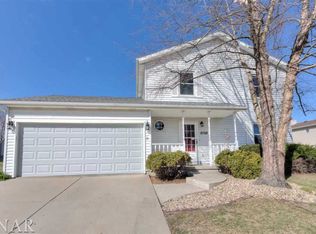 2728 Arrowhead Dr, Bloomington, IL 61704