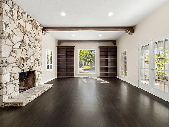 4th image of 120 S Poinsettia Pl