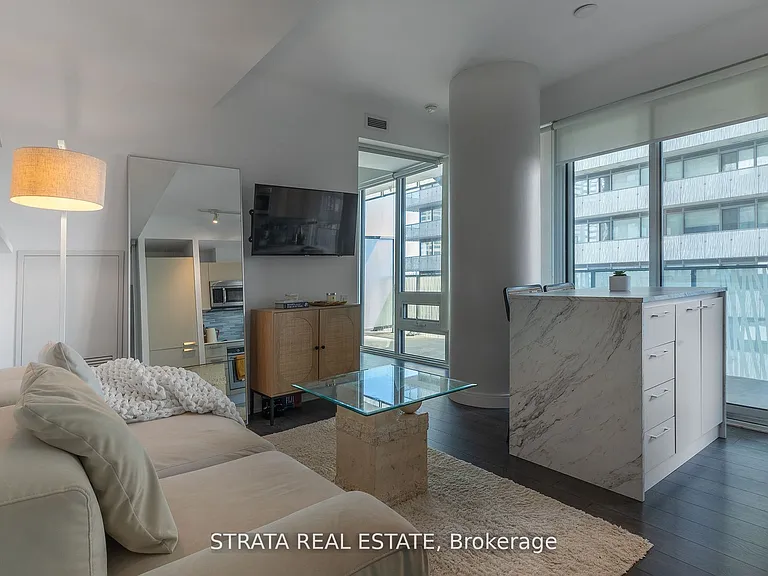 42 Charles St E #2801 — Photo 2