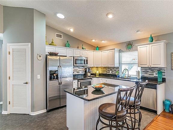 5th image of 7506 Floral Cir W