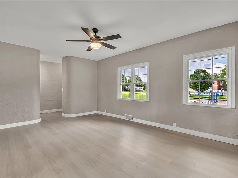 1708 Woodland Ave — Photo 12