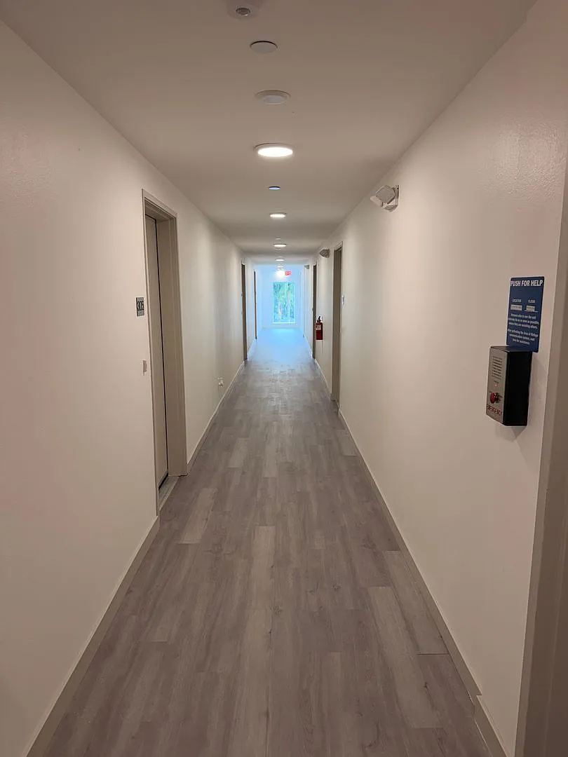 2403 Clyde Ave — Photo 4