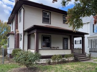 556 S Oakland Ave, Sharon, PA
