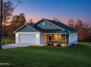 760 Rockview Rd, Jamestown, TN 38556