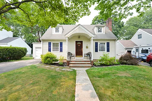 10 Remington Rd Photo 1