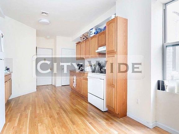 5th image of 21 E 2nd St #J