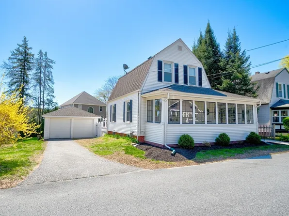 25 Woods Ave, Haverhill, MA 01830