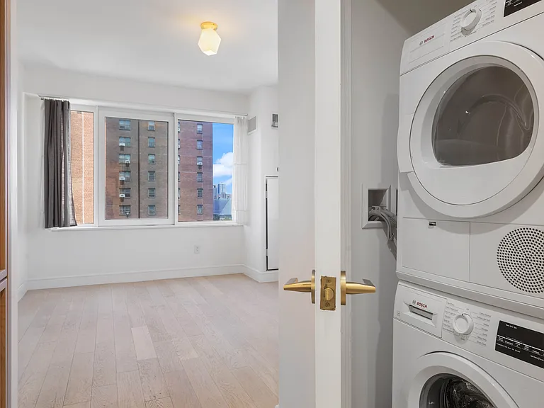 1399 Park Ave #8G — Photo 8