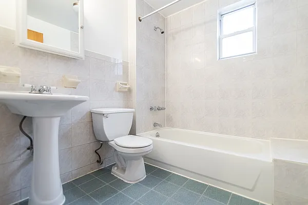 Rented by Greenpoint Properties | media 22