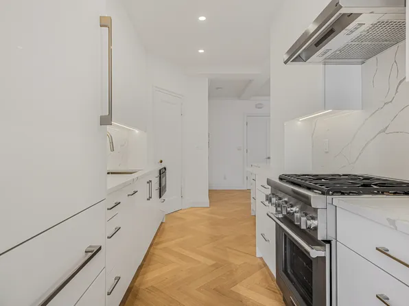 241 West 97th Street image 8 of 16