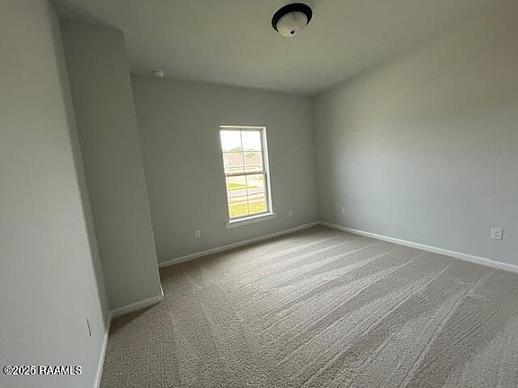 5th image of 302 Cainwood Ct