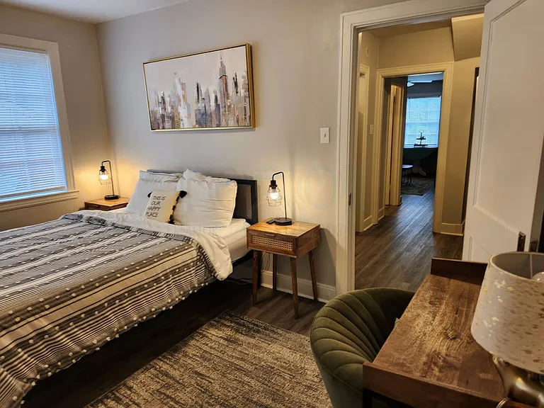 300 S Valentine St #4 — Photo 17