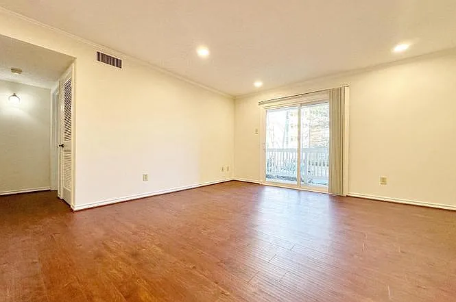 1523 Lincoln Way #204B — Photo 27