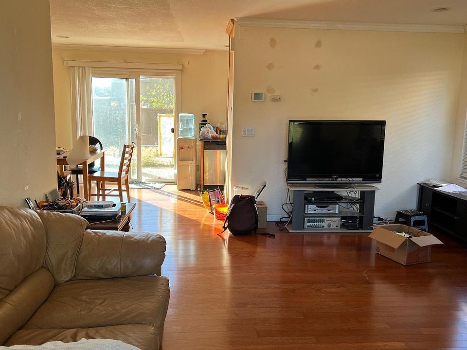 2nd image of 2673 Gomes Dr