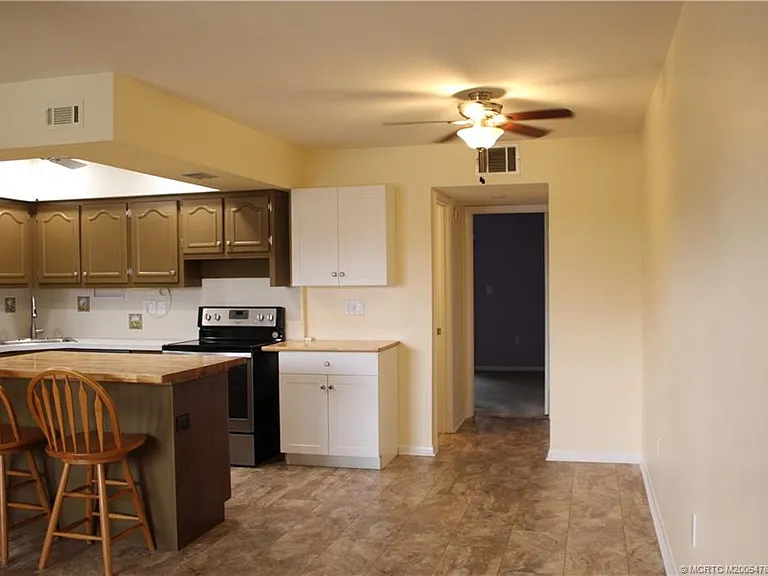 2600 S Kanner Hwy #J10 — Photo 4