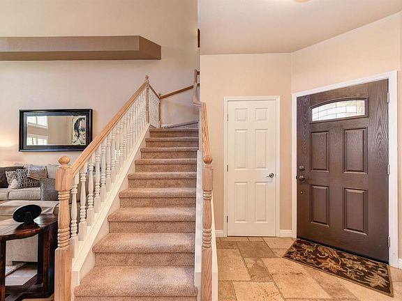3rd image of 902 Parnell Ct