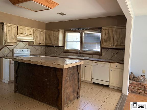 8th image of 6352 Log Cabin Rd