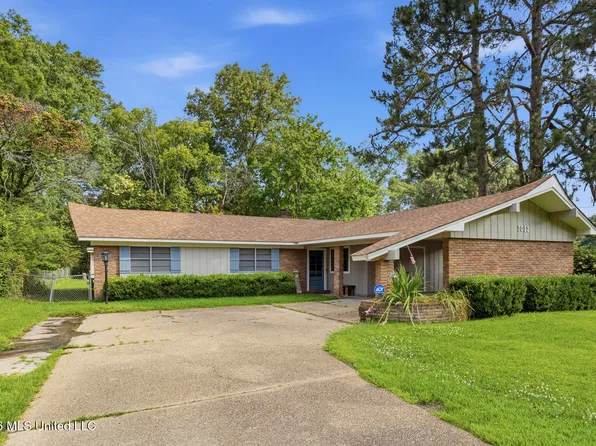 1012 Briarwood Dr, Clinton, MS 39056