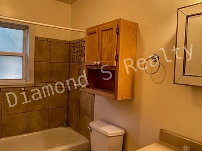 1301 N Fremont Ave — Photo 10